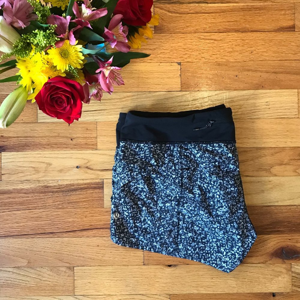 Lululemon Speed Shorts (black/white)